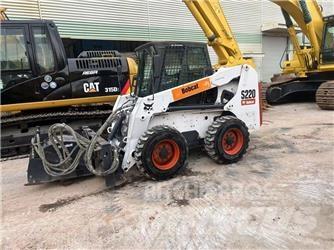 Bobcat S 220 Krautuvai su šoniniu pasukimu