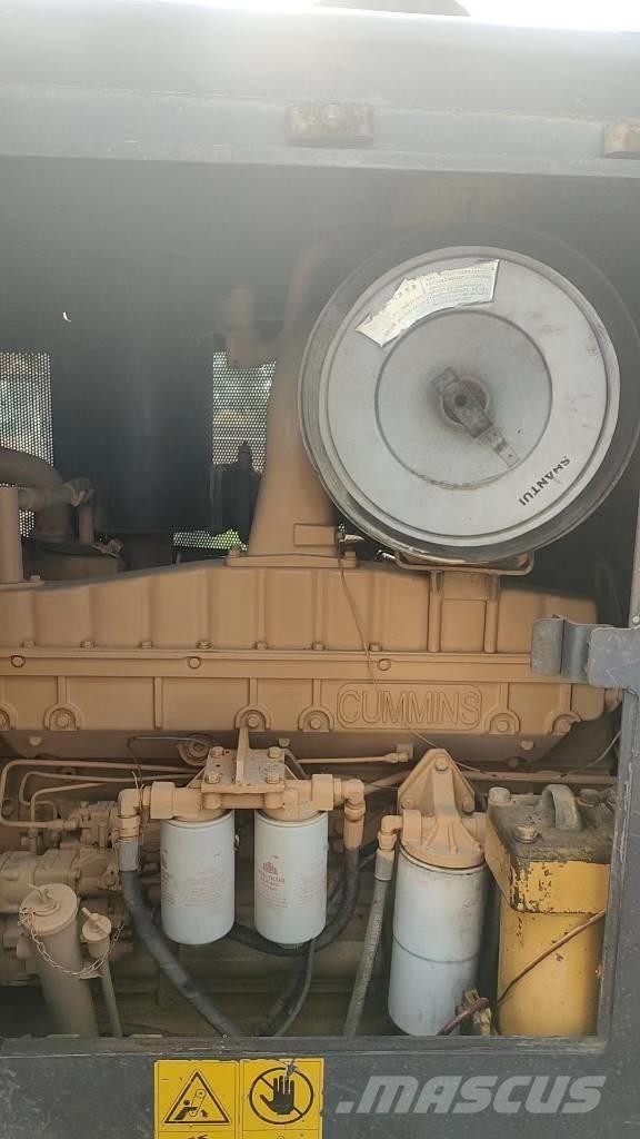 Shantui SD 32 Vikšriniai buldozeriai