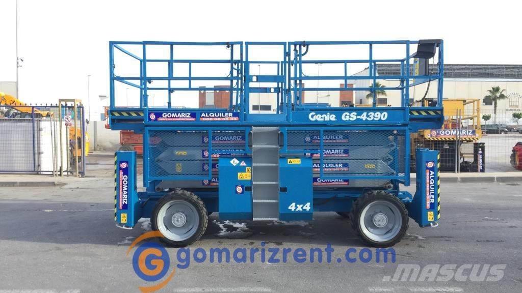 Genie GS 4390 Žirkliniai keltuvai