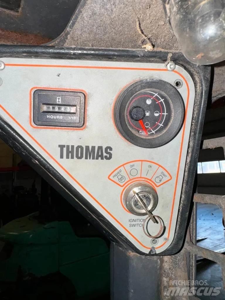 Thomas T153 Krautuvai su šoniniu pasukimu
