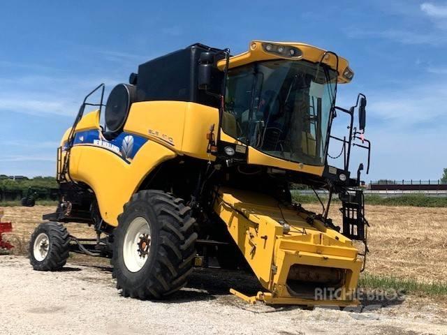 New Holland CX 5090 Derliaus nuėmimo kombainai