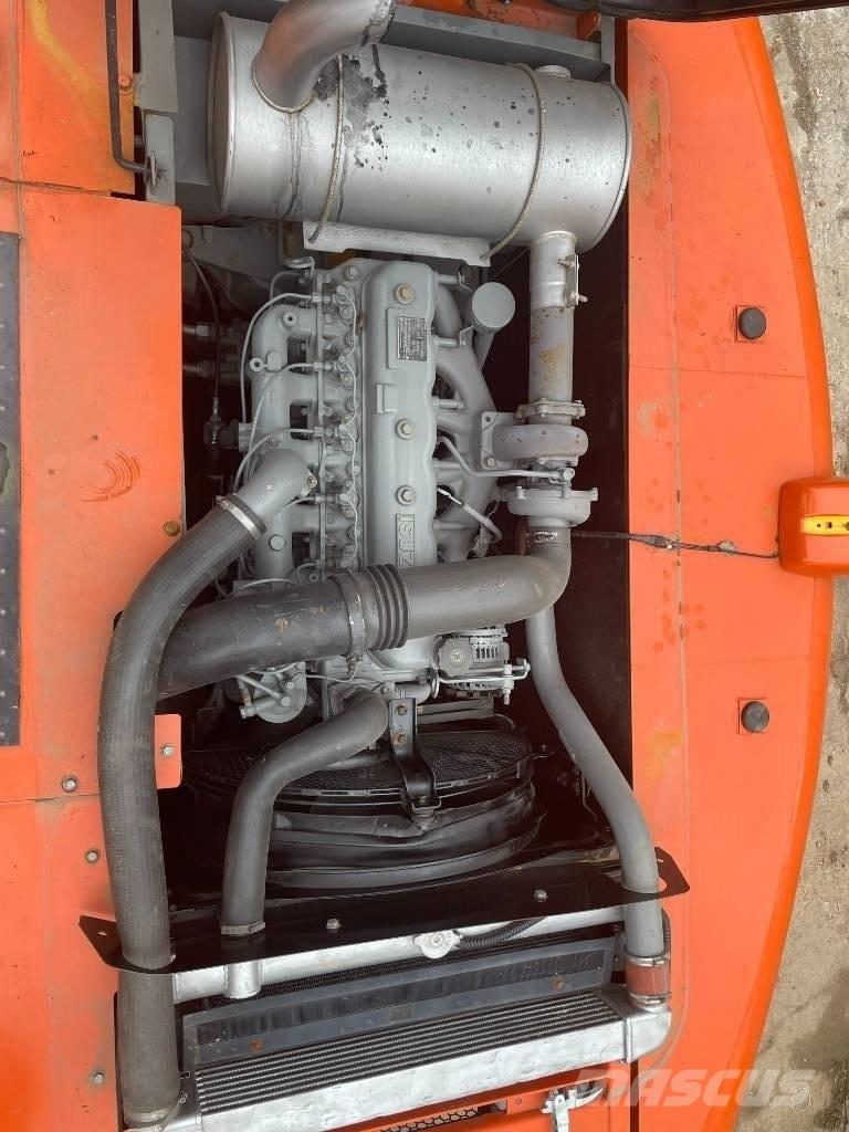 Hitachi ZX 200 Vikšriniai ekskavatoriai