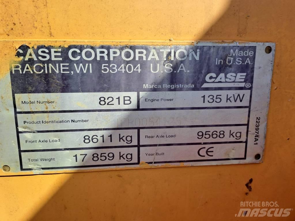 CASE 821 B Naudoti ratiniai krautuvai