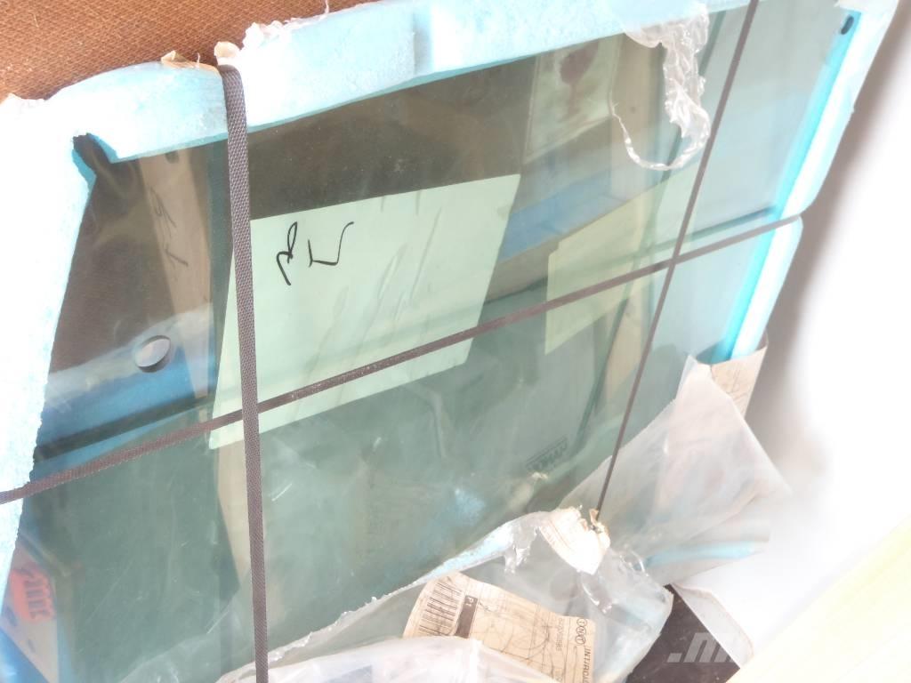 Fermec 860 Kabinos ir interjeras