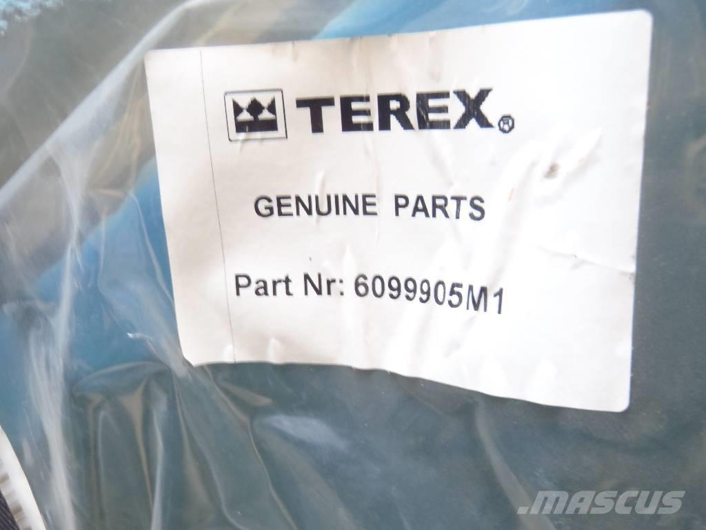 Fermec 860 Kabinos ir interjeras