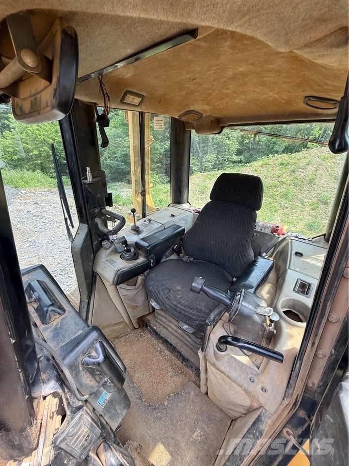 CAT D 6 N XL Vikšriniai buldozeriai