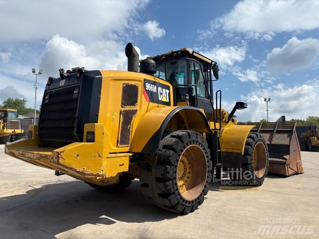 CAT 966 M Naudoti ratiniai krautuvai