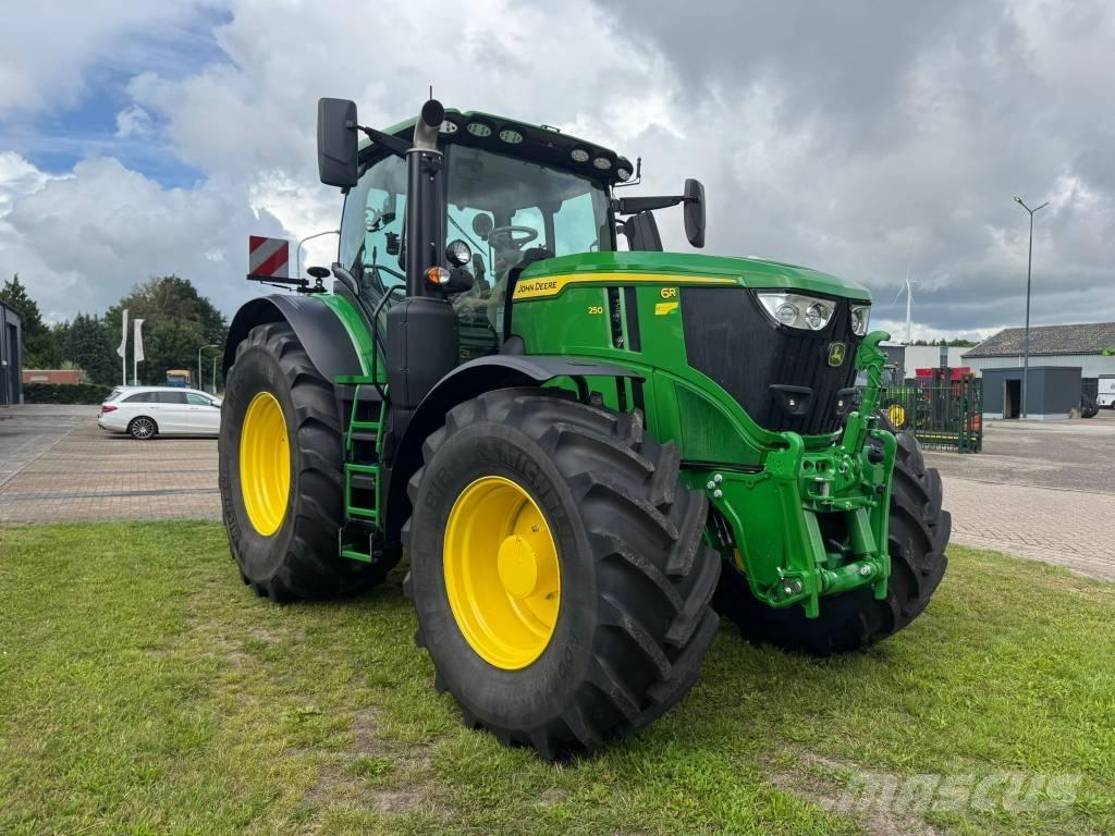 John Deere 6R 250 Traktoriai
