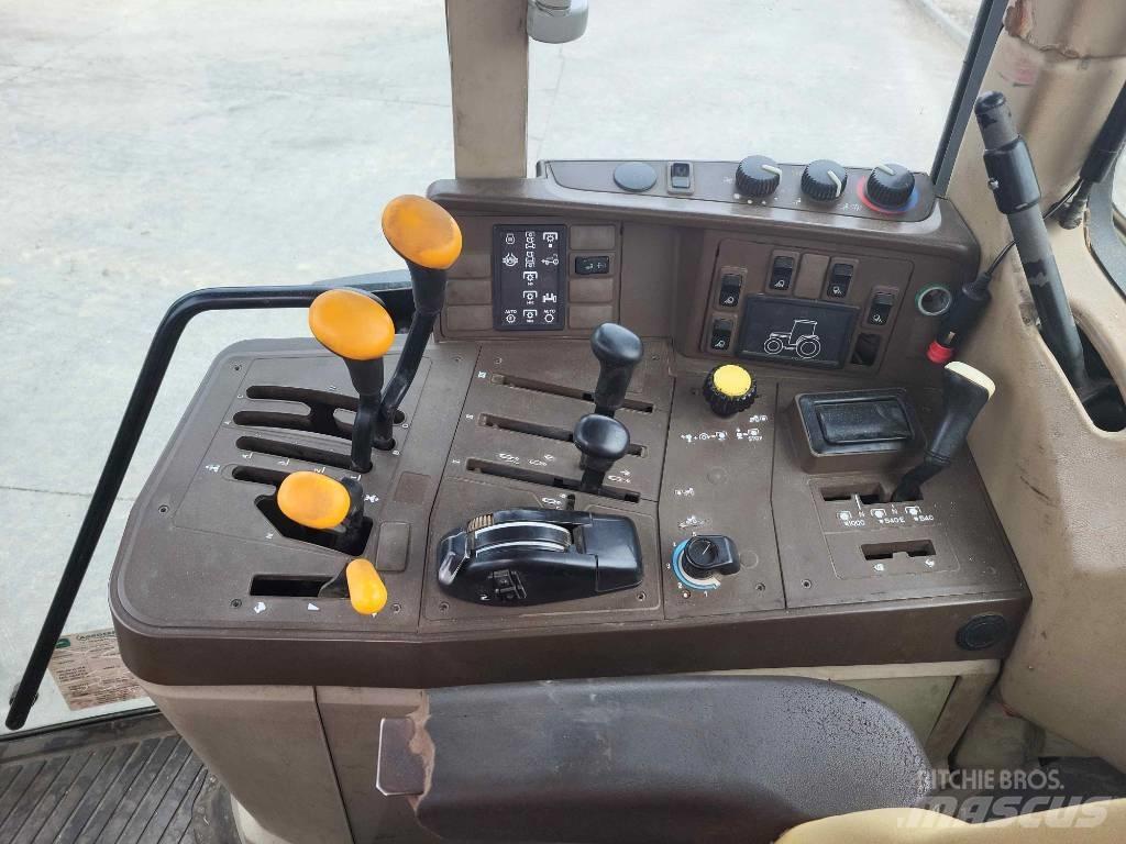 John Deere 6910 Traktoriai