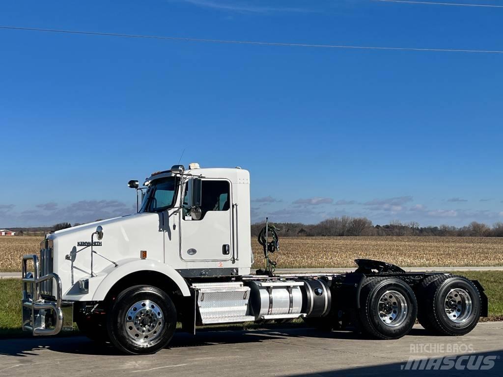 Kenworth T 800 Naudoti vilkikai