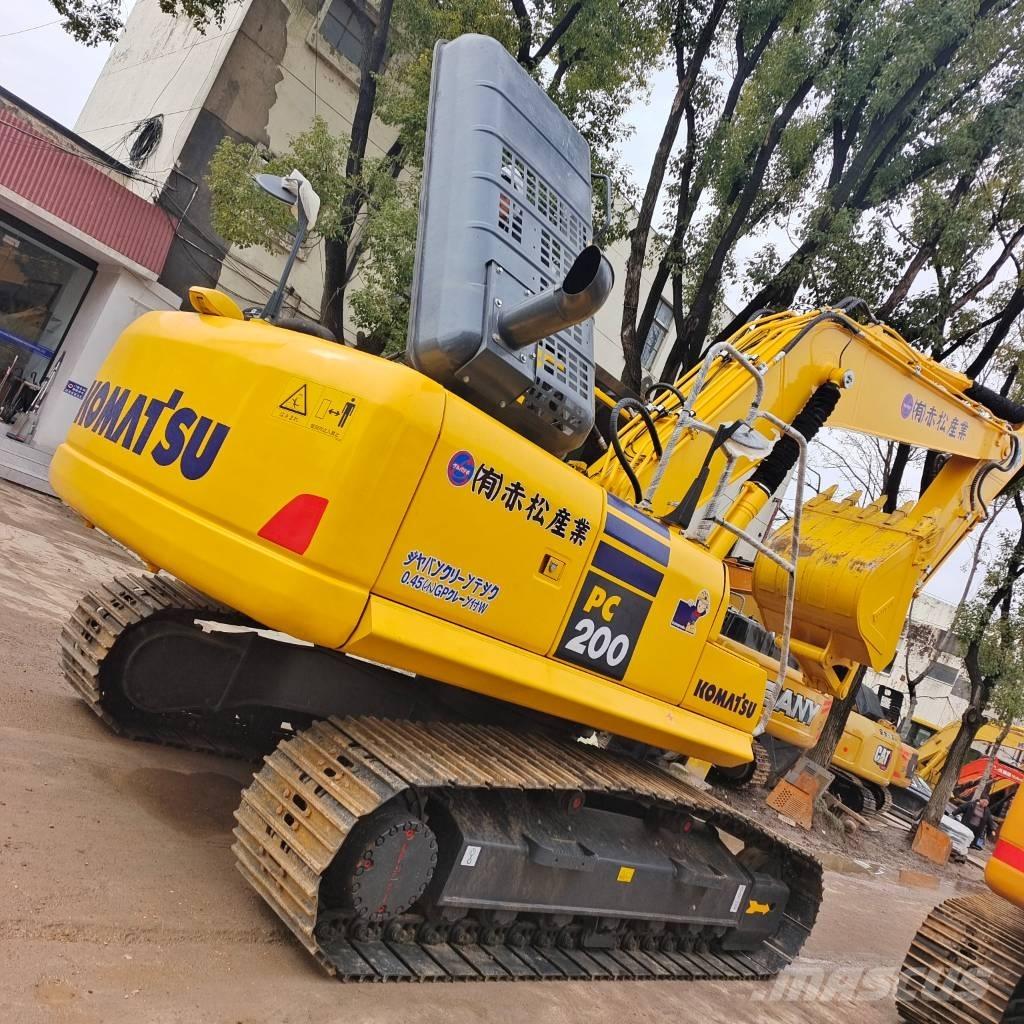 Komatsu PC 200 Vikšriniai ekskavatoriai