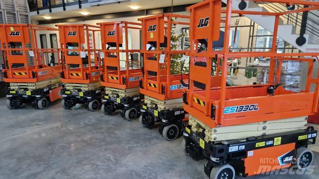 JLG ES 1330 L Žirkliniai keltuvai