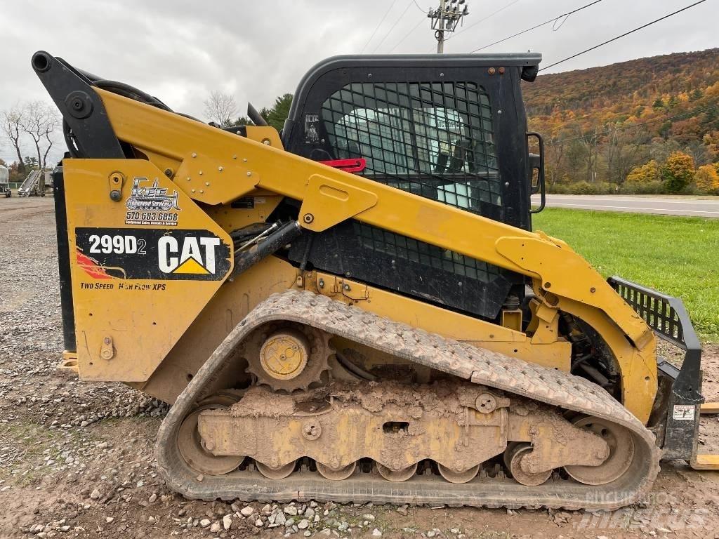 CAT 299 D 2 Krautuvai su šoniniu pasukimu