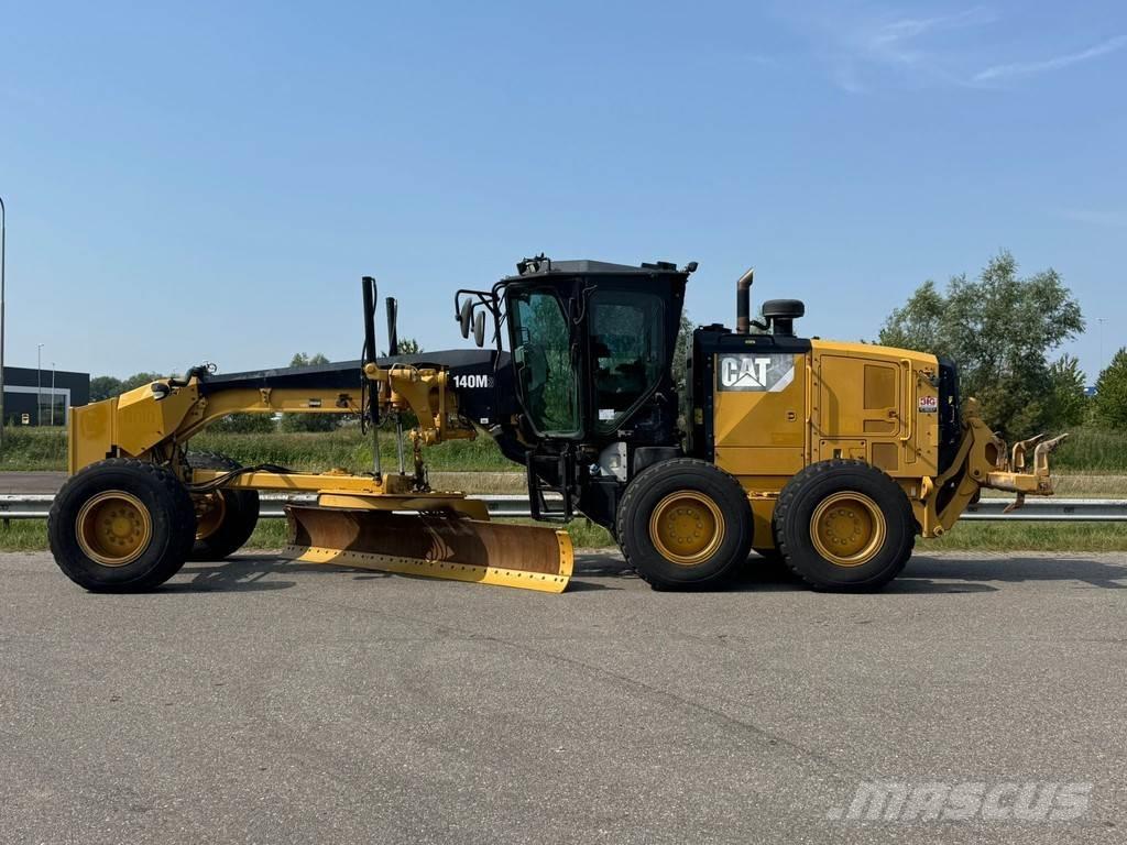 CAT 140M3 Greideriai