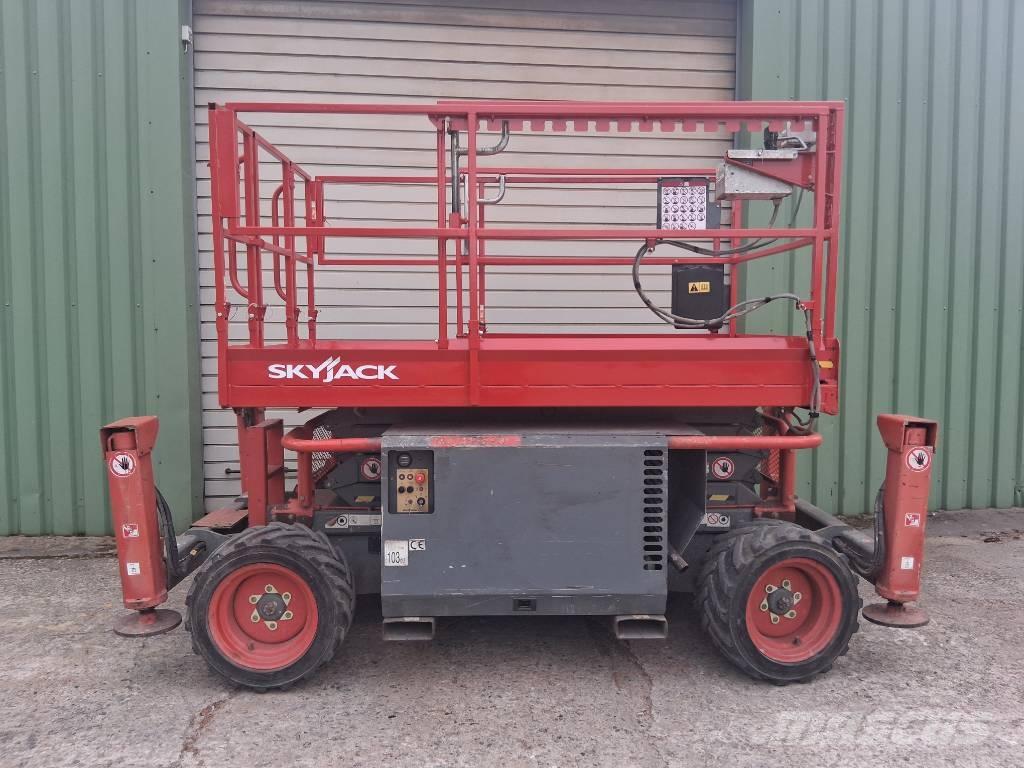 SkyJack SJ 6826 RT Žirkliniai keltuvai