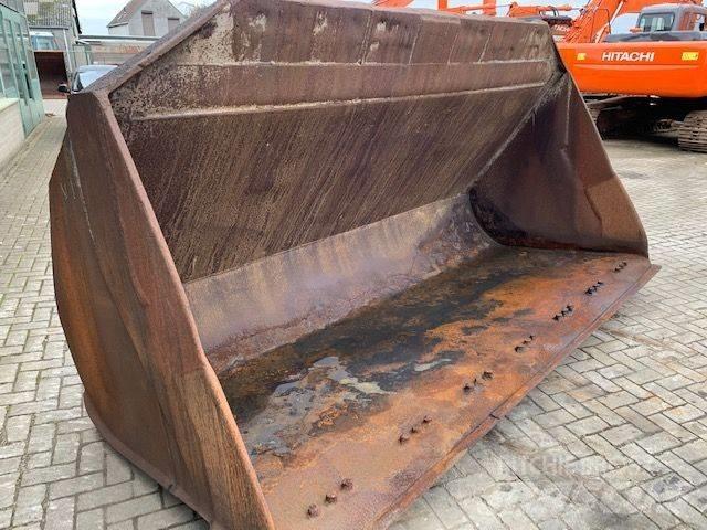 CAT 988 F Naudoti ratiniai krautuvai