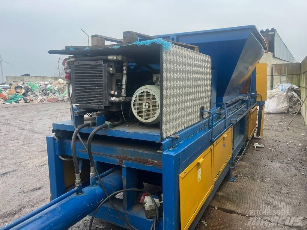  M.B.T. Press HPH40 Krovimas/Kėlimas - Kita
