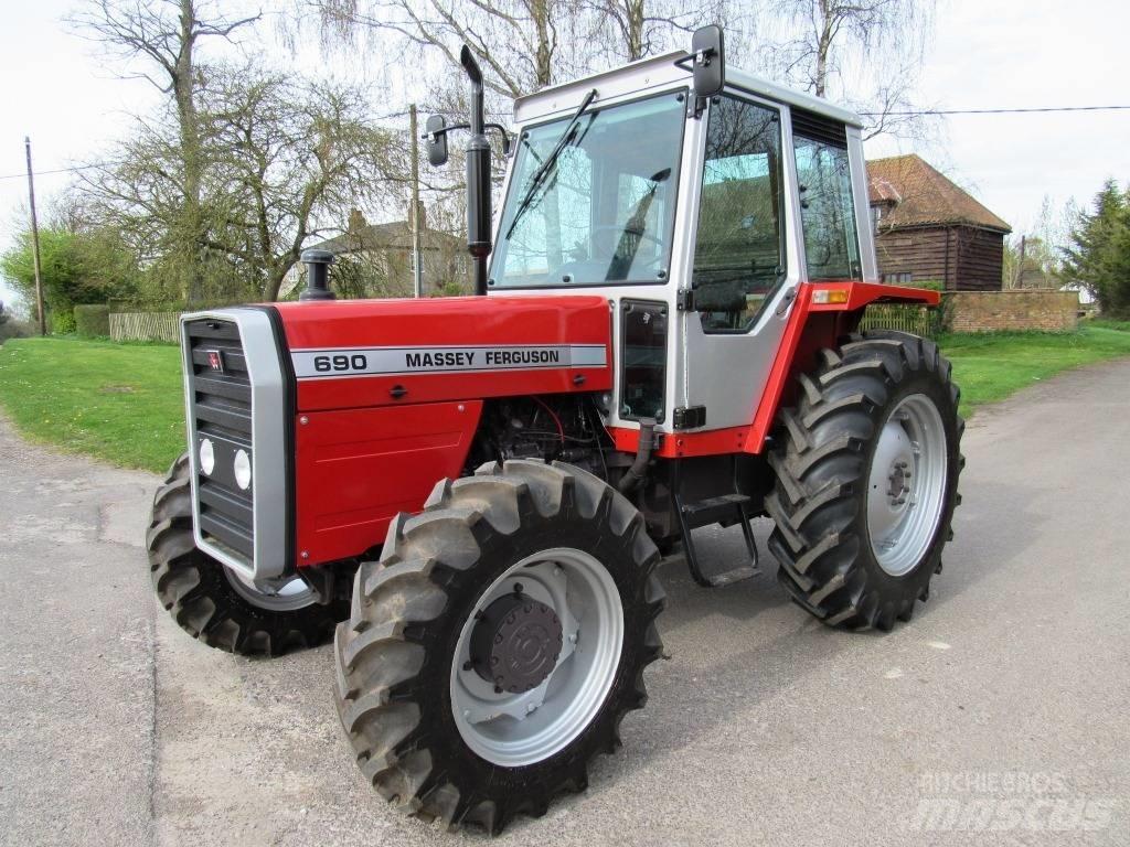 Massey Ferguson 690 Traktoriai