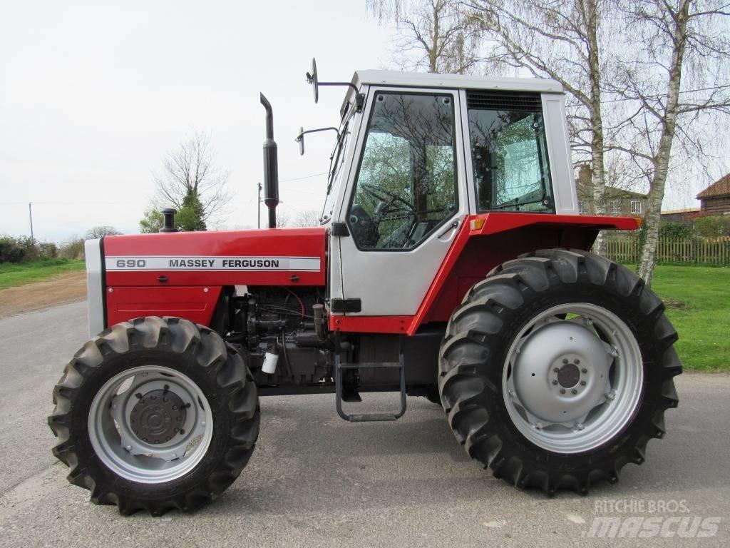 Massey Ferguson 690 Traktoriai