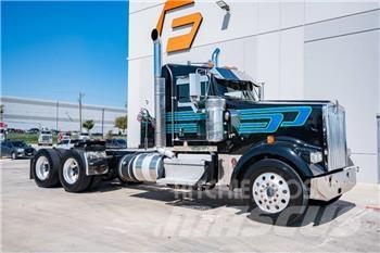 Kenworth W 900 Naudoti vilkikai
