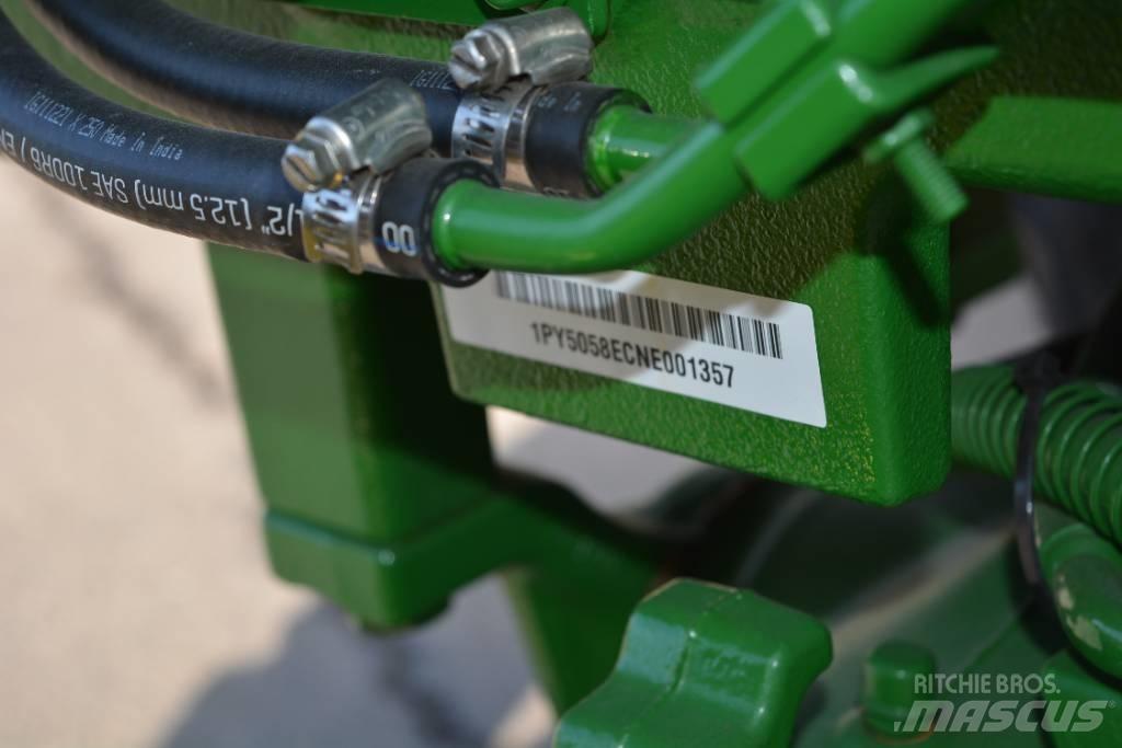 John Deere 5058E Traktoriai
