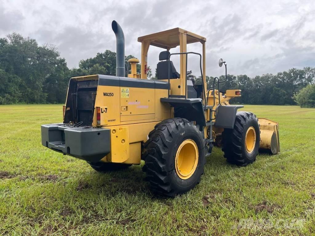 Komatsu WA 250-3L Naudoti ratiniai krautuvai