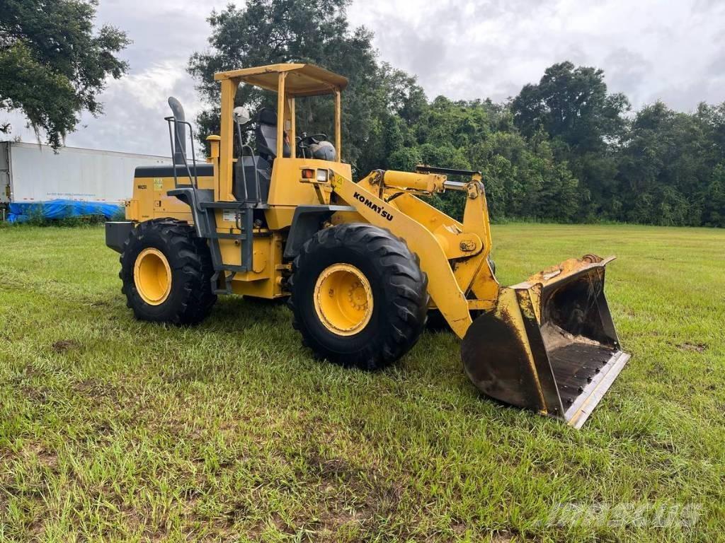 Komatsu WA 250-3L Naudoti ratiniai krautuvai