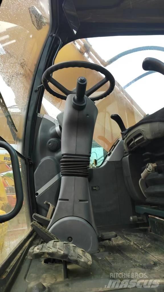 Hyundai 210W-9 Ratiniai ekskavatoriai