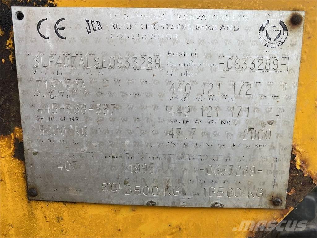 JCB 407 Daugiafunkciniai pakrovėjai