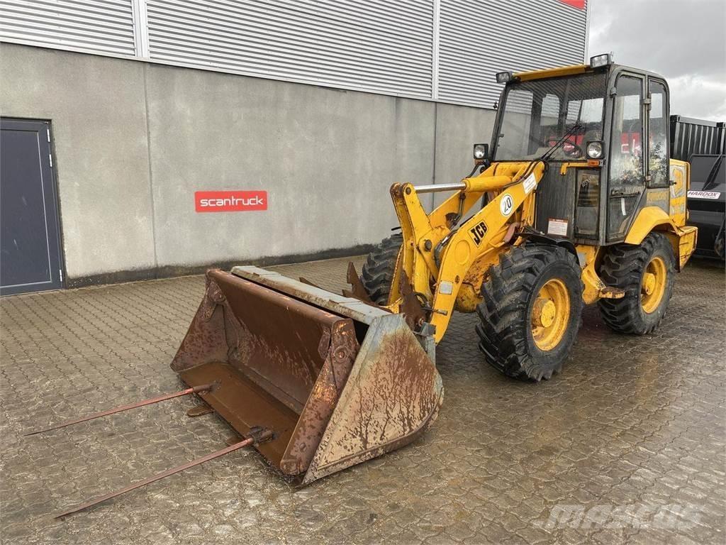 JCB 407 Daugiafunkciniai pakrovėjai