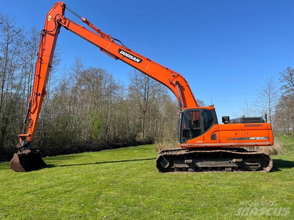 Doosan DX 300 Vikšriniai ekskavatoriai