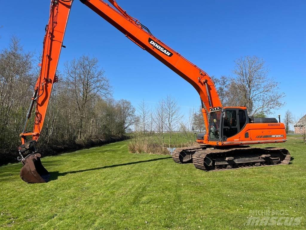 Doosan DX 300 Vikšriniai ekskavatoriai