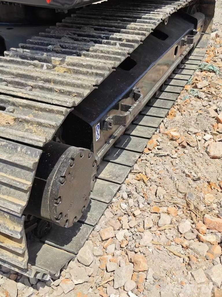 Hitachi ZX200 Vikšriniai ekskavatoriai