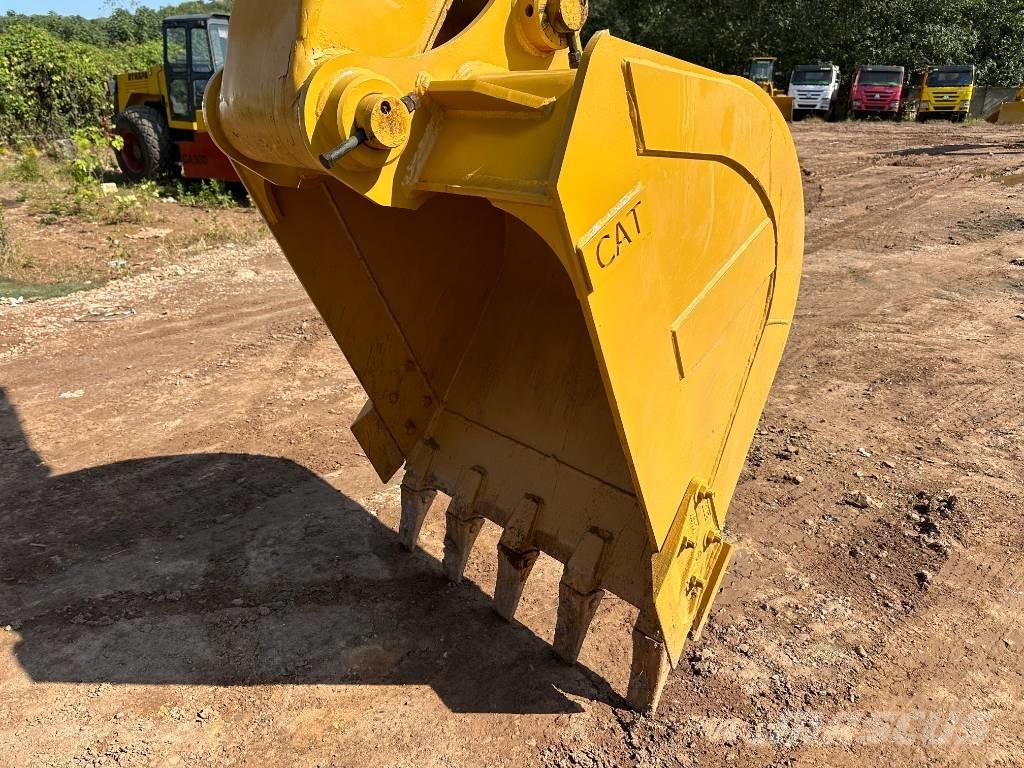 CAT 320CL Vikšriniai ekskavatoriai