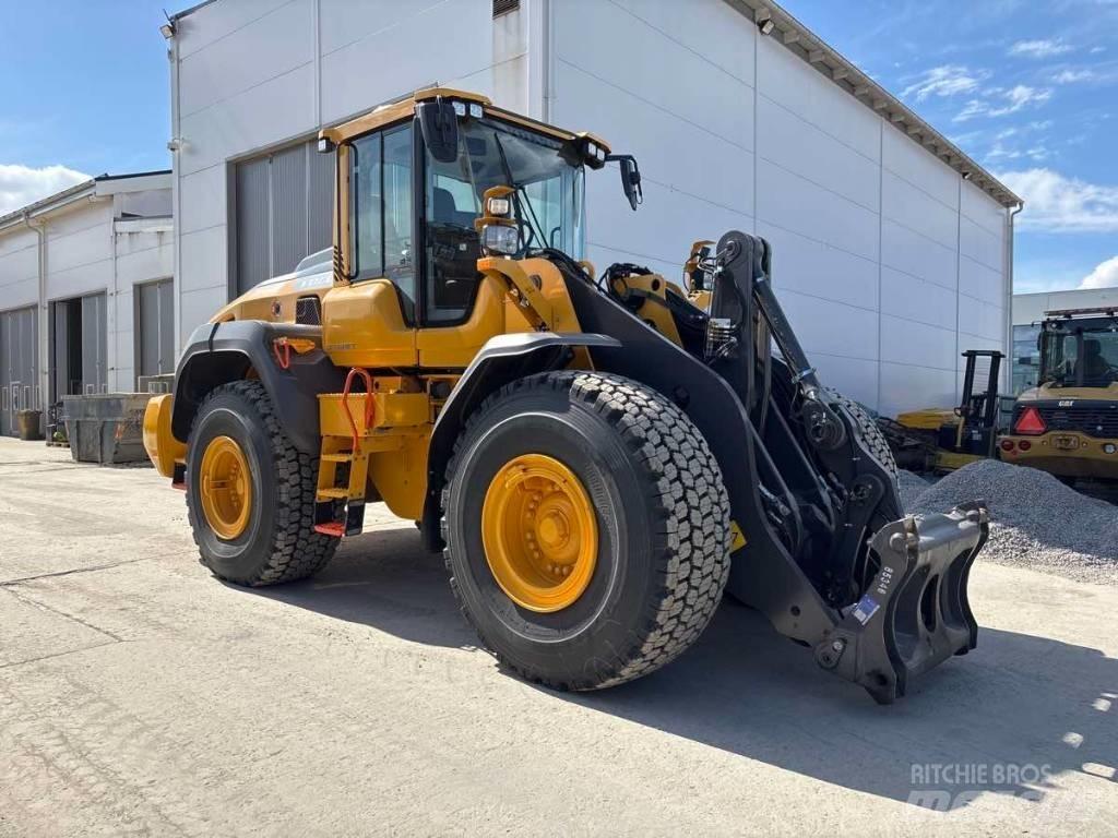 Volvo L110H Naudoti ratiniai krautuvai