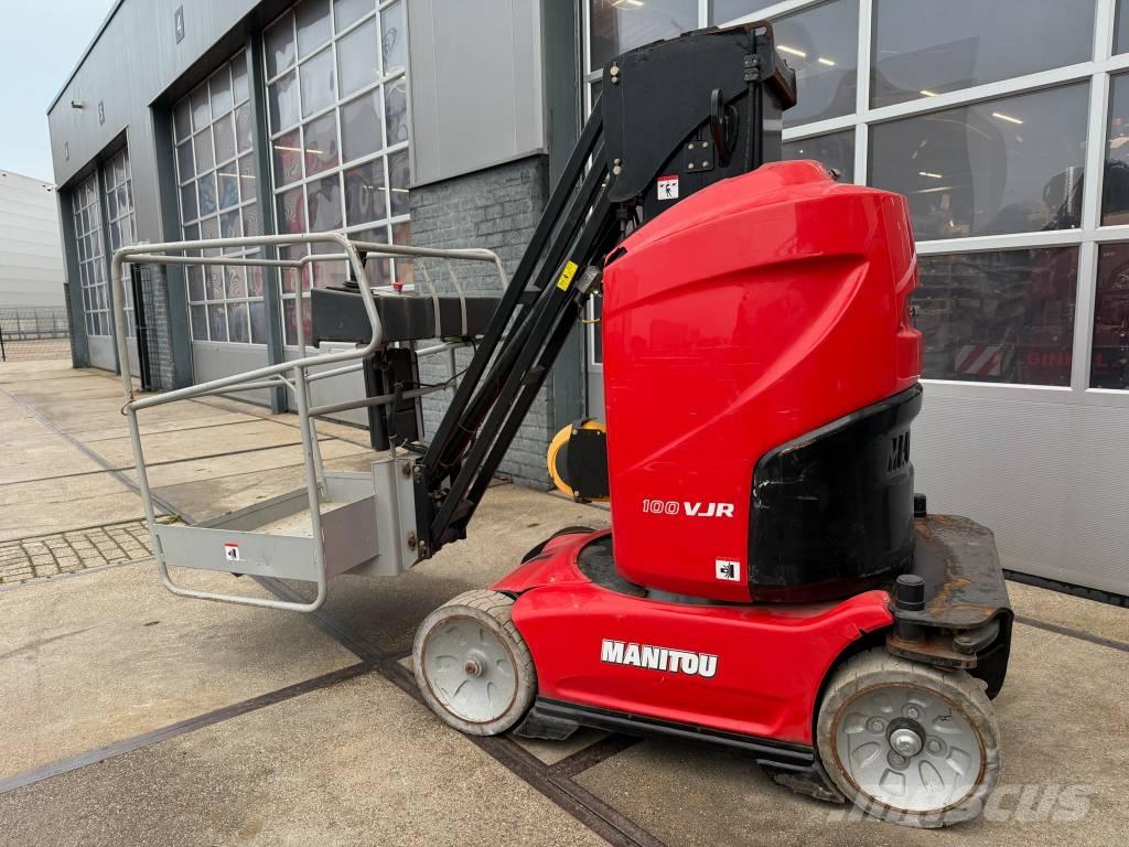 Manitou 100 VJR Vertikalūs stiebiniai keltuvai