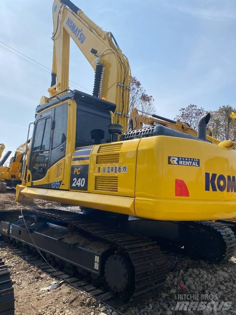 Komatsu 240LC-8 Vikšriniai ekskavatoriai