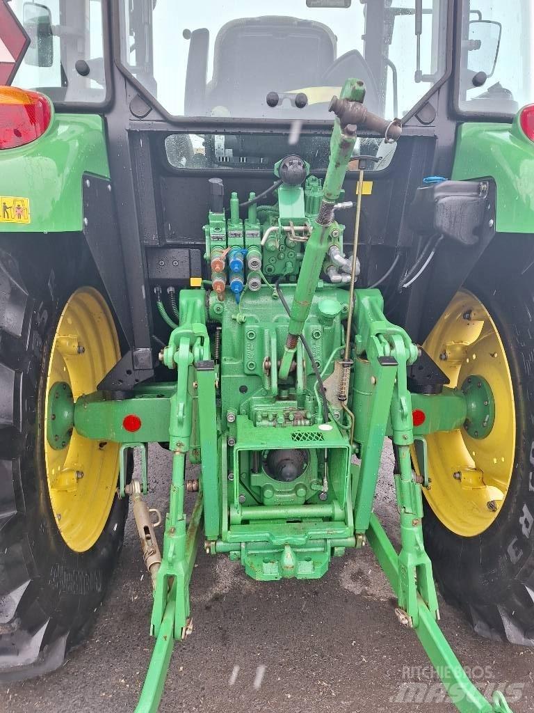 John Deere 5100 R Traktoriai