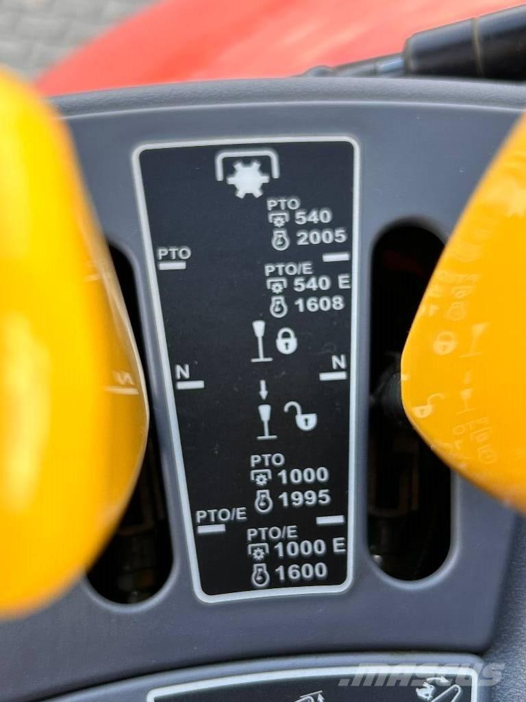 Kubota M 7153 Traktoriai