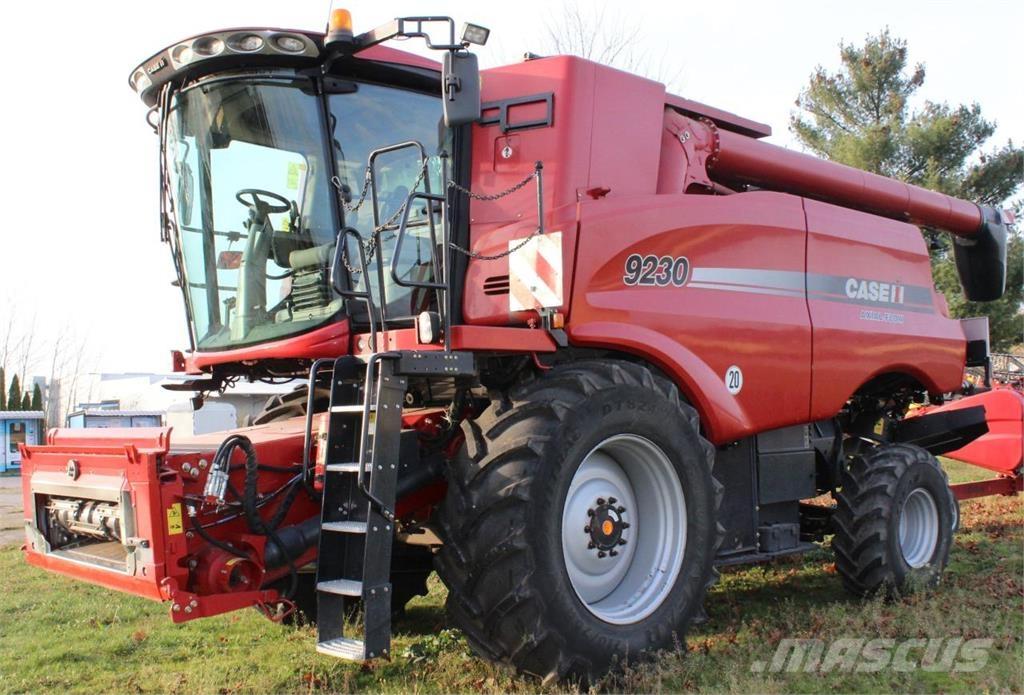 Case IH AF 9230 Derliaus nuėmimo kombainai
