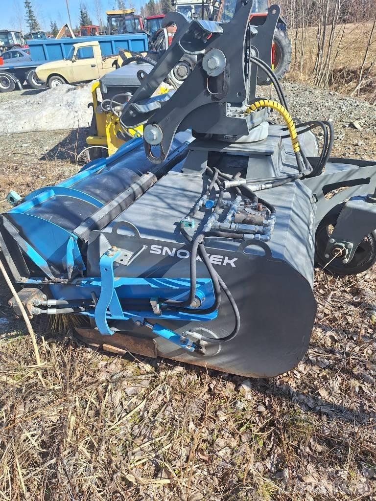 Snowek Circulus 220M Smėlio ir druskos barstytuvai