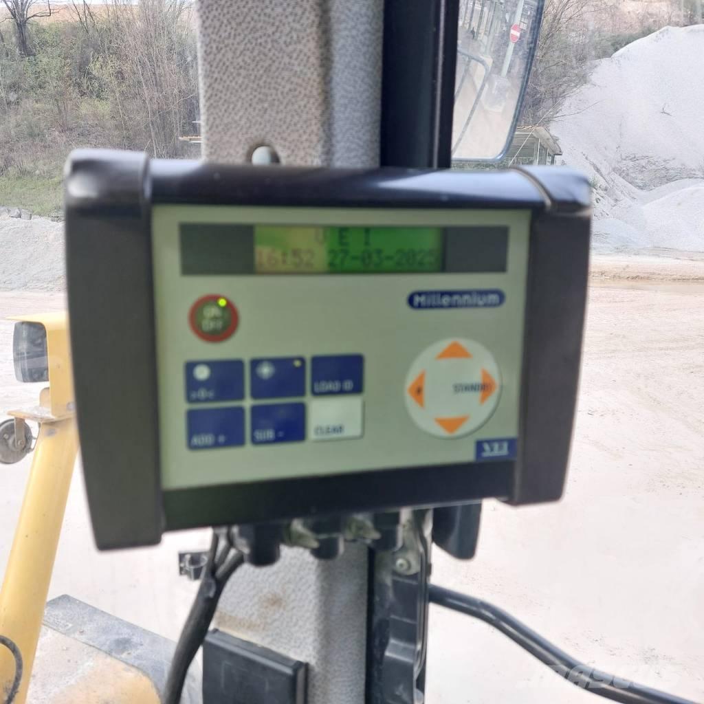 Komatsu WA 600-3 Naudoti ratiniai krautuvai