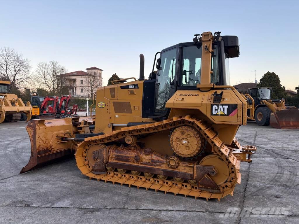 CAT D 6 N XL Vikšriniai buldozeriai