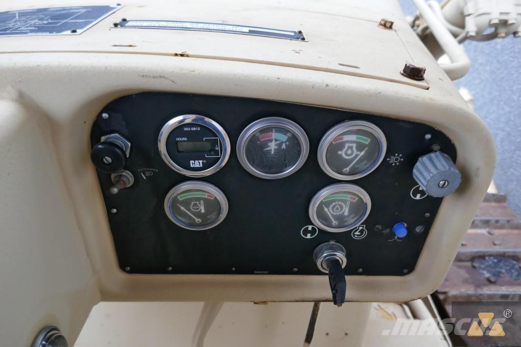 CAT D7G Ex-army Vikšriniai buldozeriai