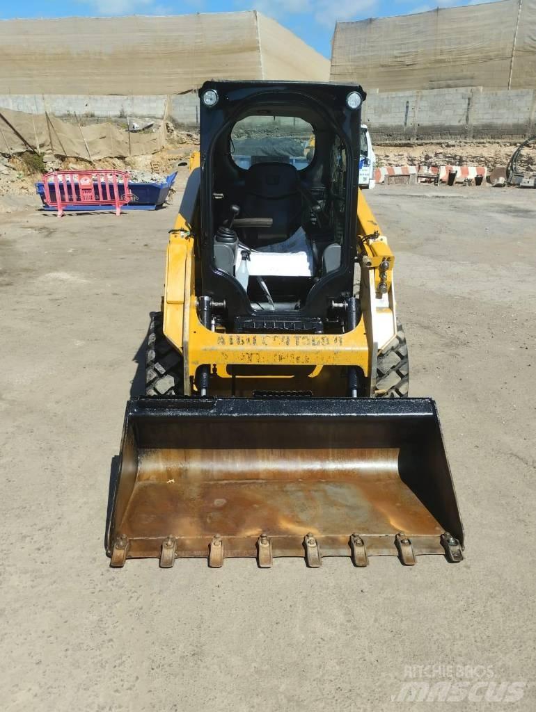 CAT 226 D Krautuvai su šoniniu pasukimu