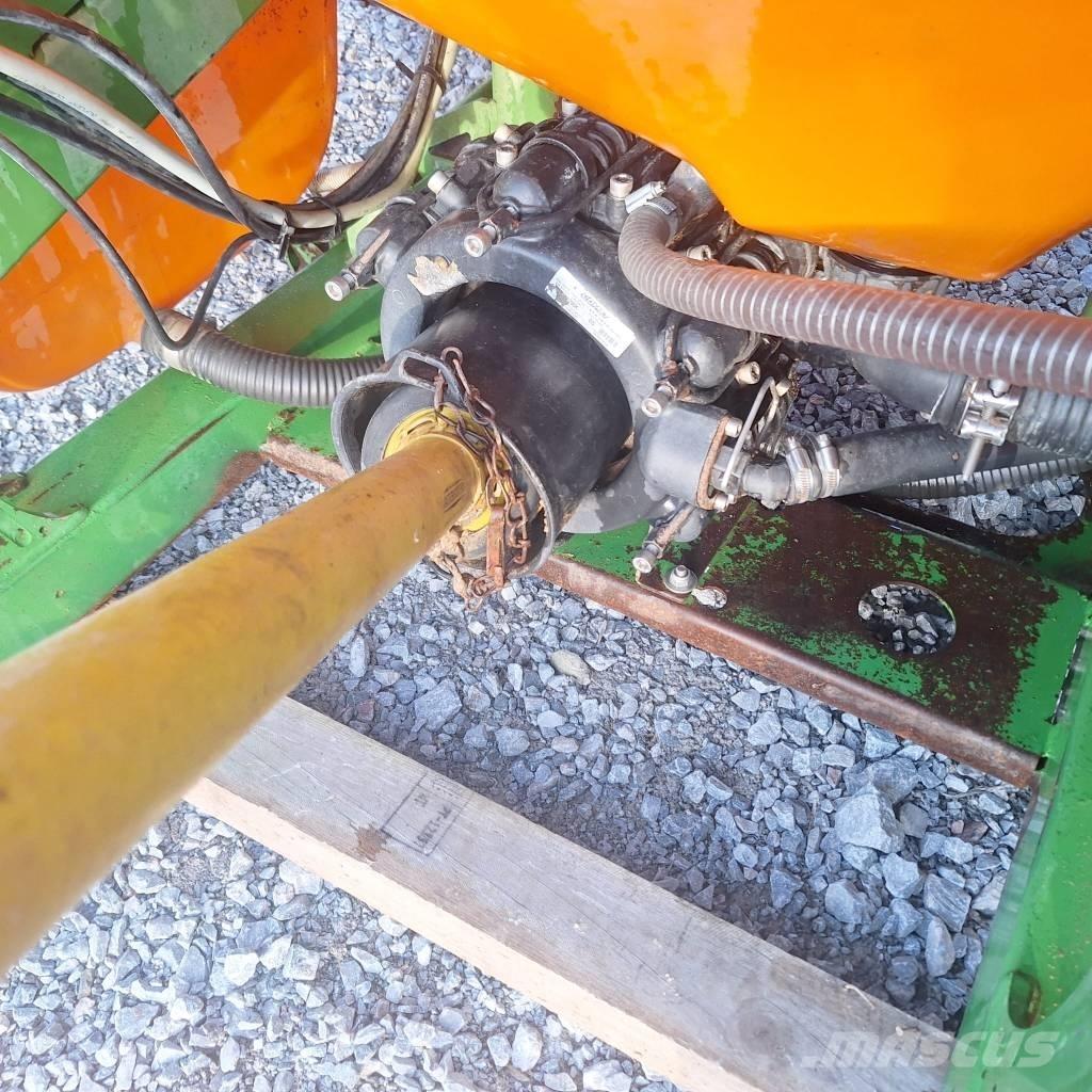 Amazone UF 1801 Įmontuoti purkštuvai