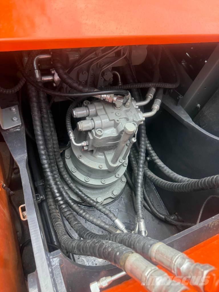 Hitachi ZX200 Vikšriniai ekskavatoriai