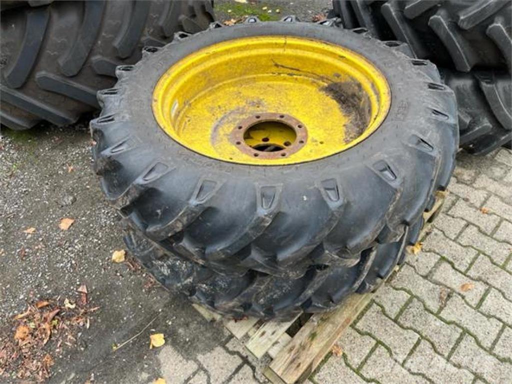 BKT 12.4-32 Padangos, ratai ir ratlankiai