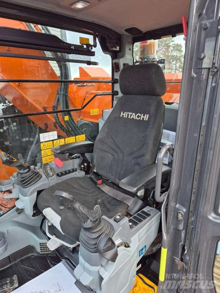Hitachi ZX 135 US -7 Vikšriniai ekskavatoriai