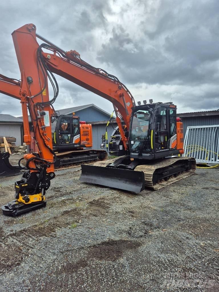 Hitachi ZX 135 US -7 Vikšriniai ekskavatoriai